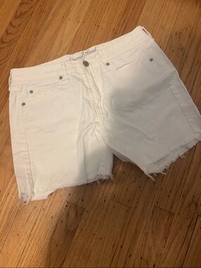 Universal Thread White Frayed Hem Denim Shorts